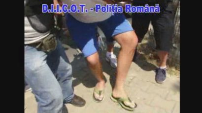 (VIDEO) Distribuiau droguri în Brașov și pe litoral. Rețea de traficanți, destructurată