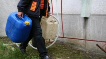 Constanța: Două persoane reținute pentru furt de combustibil din TIR-uri