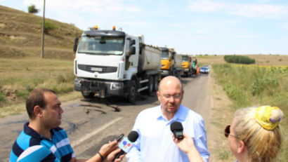 (AUDIO) Singura cale de acces a locuitorilor din Dobromir, în reparații