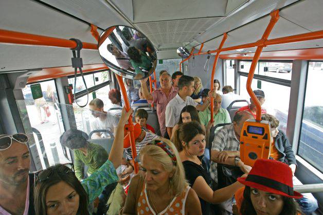 Tânăr de 20 de ani, reţinut pentru tâlhării comise în Constanţa