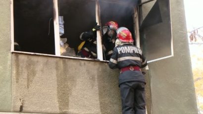 (UPDATE) Seară infernală pentru pompieri. Apartament cuprins de flăcări pe bulevardul Tomis !