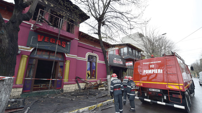 Pompierii care au intervenit în incendiul de la Restaurantul „Beirut”, cercetaţi penal
