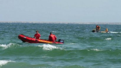 Trupul tânărului înecat la Costineşti a fost adus la mal de valuri
