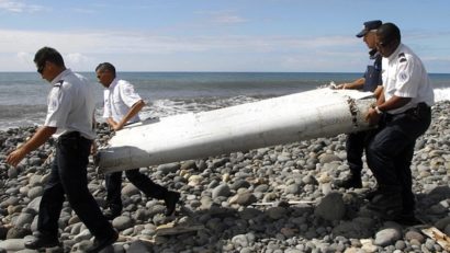 Zborul MH370: Fragmentul de aripă găsit în Insula Reunion aparține avionului dispărut