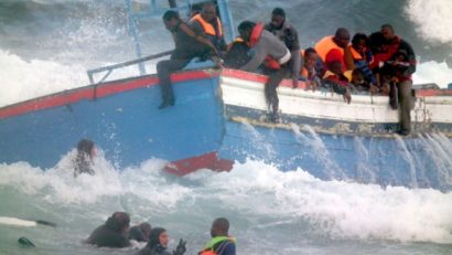 Peste 700 de oameni la bord. NAUFRAGIU în largul coastelor Libiei