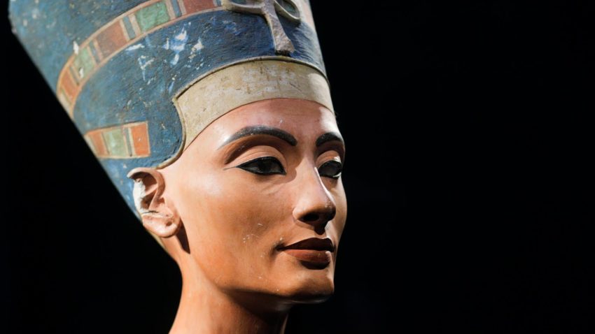 A fost descoperit mormântul reginei egiptene Nefertiti