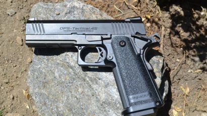 Nu este chiar ca în western-uri. Pistolar din Constanţa, amendat de poliţişti