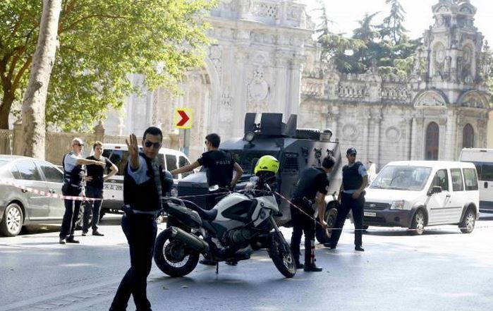 Focuri de armă la Istanbul, într-o zonă de maxim interes turistic