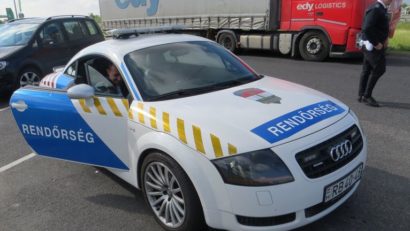 Încă doi români, reţinuţi pentru trafic de persoane