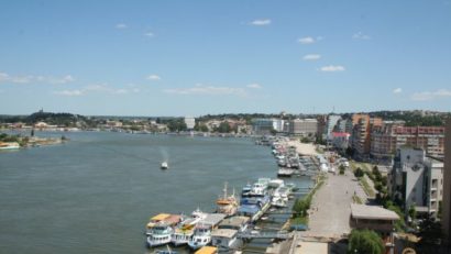 Tulcea: pontoane rămase pe uscat din cauza scăderii nivelului Dunării