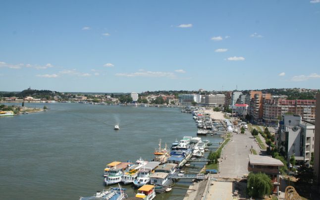Tulcea: pontoane rămase pe uscat din cauza scăderii nivelului Dunării