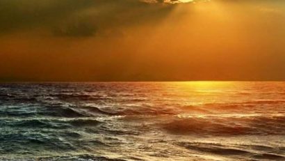 Temperaturi generoase, mare liniştită, dar şi câţiva stropi de ploaie, astăzi, pe litoral
