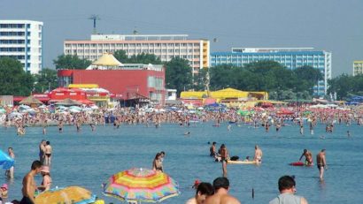 AUDIO: Litoralul devine accesibil şi pentru buzunarele mai subţiri