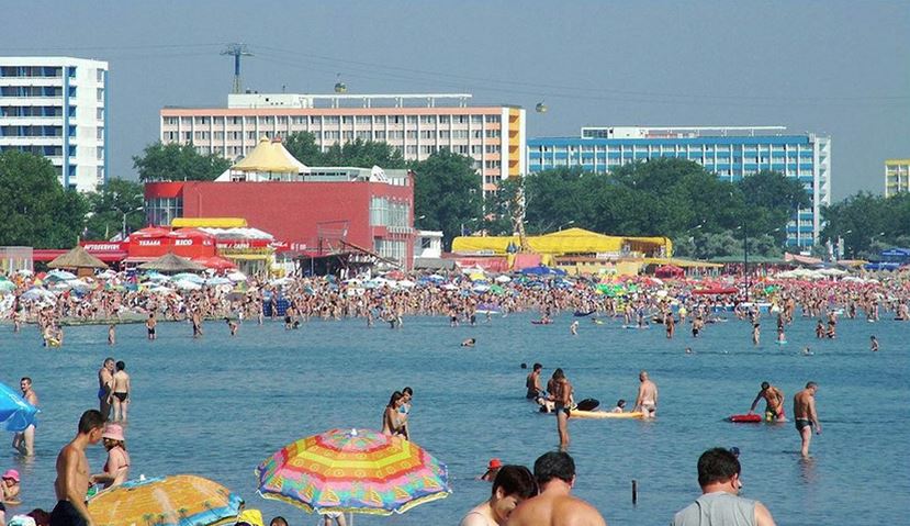 (AUDIO) Dragoș Răducan, vicepreședinte FPTR: „Cinci mii de locuri pe serie, în programul Litoralul pentru toți”