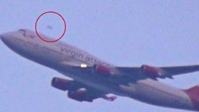 VIDEO: OZN surprins deasupra unui avion imediat după decolare