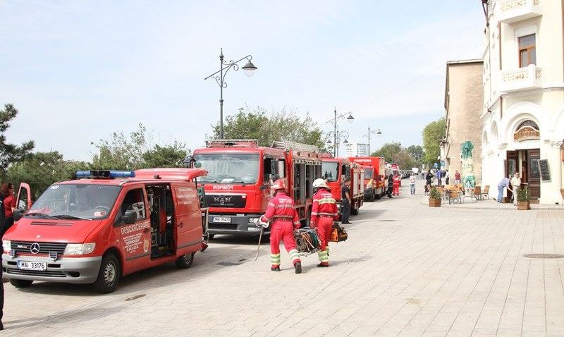 (FOTO) Ziua Pompierilor, marcată la Constanţa în Piaţa Ovidiu