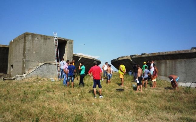 Pompierii salvează un animal căzut în canal la Medgidia