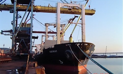 20 de marinari români, la bordul unei nave reținute în Tunisia