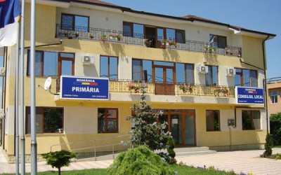 Viceprimarul suspendat al comunei Tuzla, plasat în arest la domiciliu
