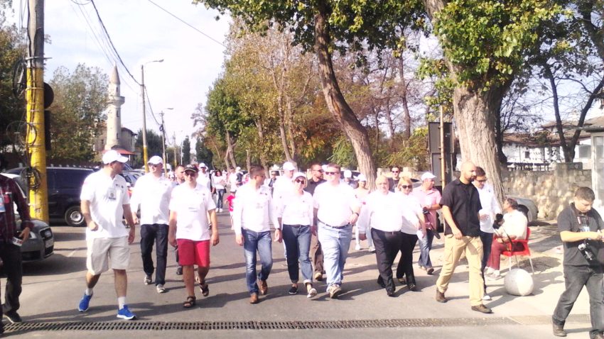 Voluntarii au curăţat plaja din Mamaia