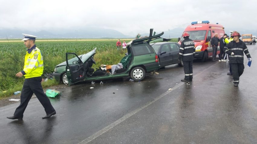 Circulația rutieră pe DN13 Brașov – Rupea este întreruptă pe raza localității Rotbav