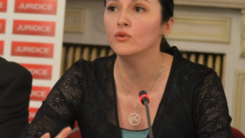 Alina Bica rămâne în arest