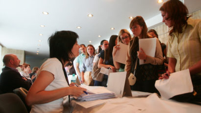 AUDIO | Stimulent financiar pentru firmele care angajează elevi și studenți pe durata vacanțelor