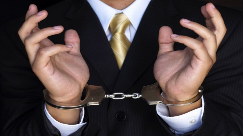 PLOIEȘTI: Inspector de la Finanţele Publice reținut de DNA