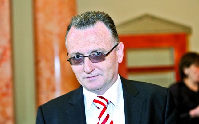 ALARMANT! 3.500 de profesori nu ar avea voie să predea în şcoli