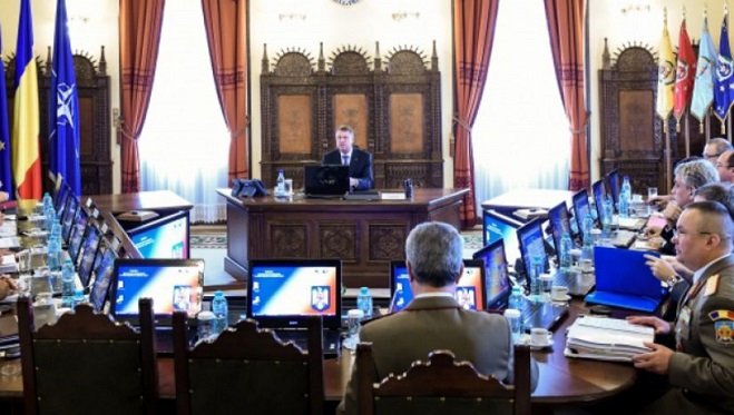 Demnitarii români dezbat marţi, în Parlament, problema imigraţiei