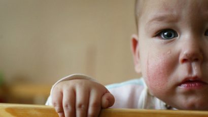 Copiii abandonaţi şi-ar putea găsi, mai uşor, o familie