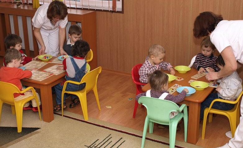 CONSTANŢA: Goana după locuri în creşe