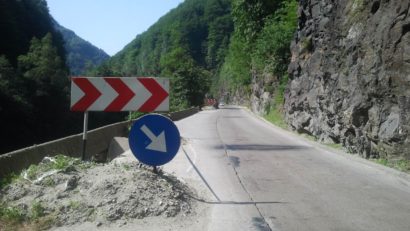 Defileul Jiului închis circulaţiei rutiere din cauza unor lucrări de reabilitare