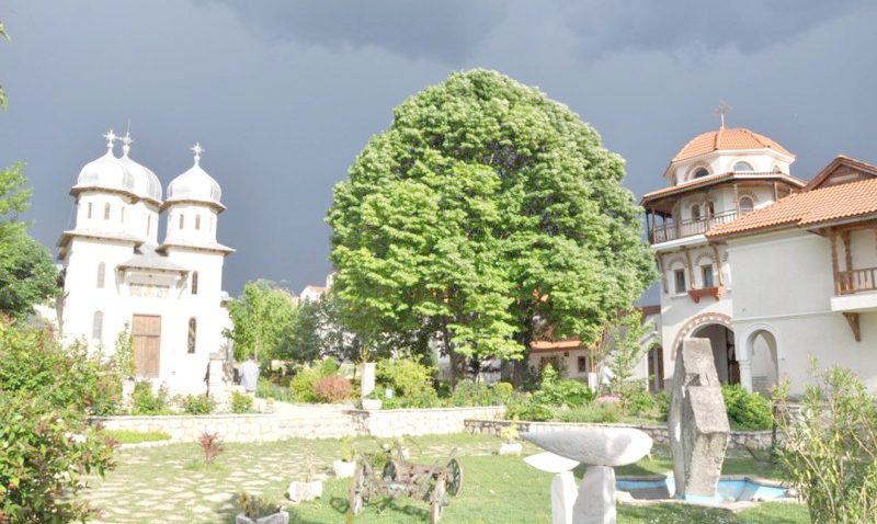 Pelerinaj la mănăstirea Dervent