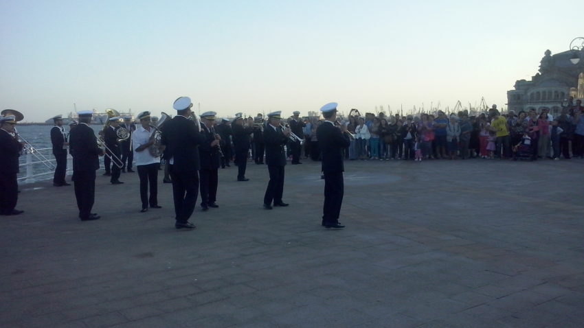 Fanfara RAJA susţine ultimul spectacol din această vară