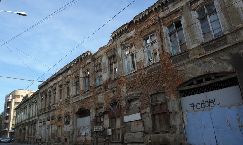 AUDIO: Cheltuieli uriaşe pentru proprietarii neglijenţi de imobile