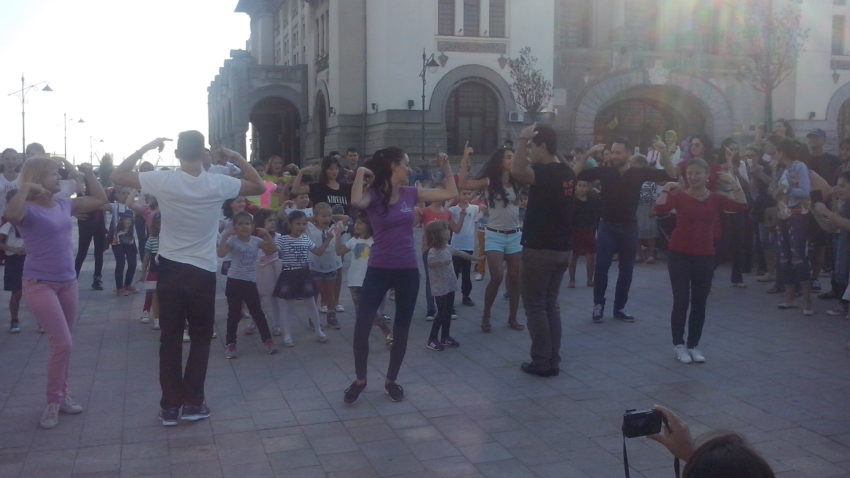 Flashmob în Piaţa Ovidiu
