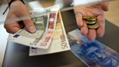 O bancă din România anunţă diminuarea ratelor în franci elveţieni