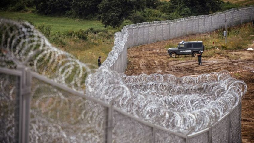 Criza imigranţilor – Cum profită maghiarii de trimiterea lui Ponta în judecată