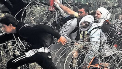 Ciocniri între imigranţi şi trupele de poliţie la frontiera dintre Serbia şi Ungaria