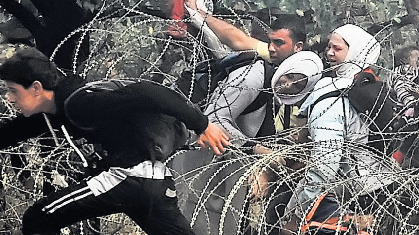 Ciocniri între imigranţi şi trupele de poliţie la frontiera dintre Serbia şi Ungaria