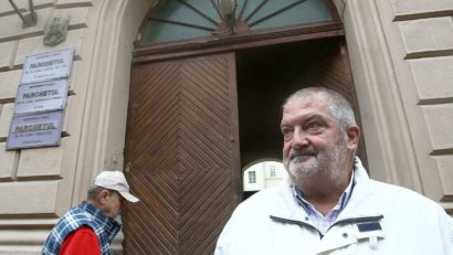 Fostul primar al Timişoarei, CIUHANDU GHEORGHE, urmărit penal pentru sponsorizarea echipei de fotbal Poli Timişoara