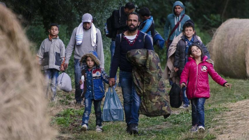 Traficanţii de migranţi vor face mai multă puşcărie