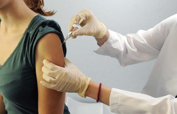 OMS recomandă revaccinarea împotriva unei boli grave, apărute la graniţa României