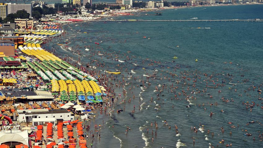 Hotelurile fac liste negre cu turiştii indisciplinaţi