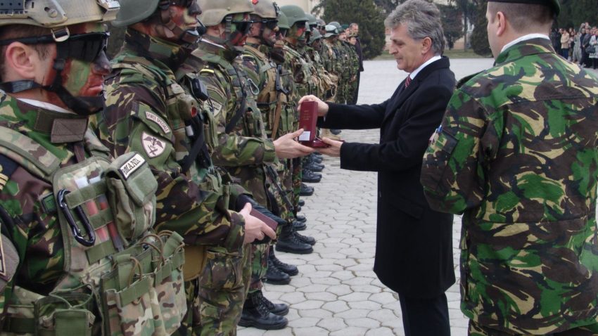 Ministrul Duşa va evalua modul de asigurare a sprijinului logistic pe timpul acţiunilor militare