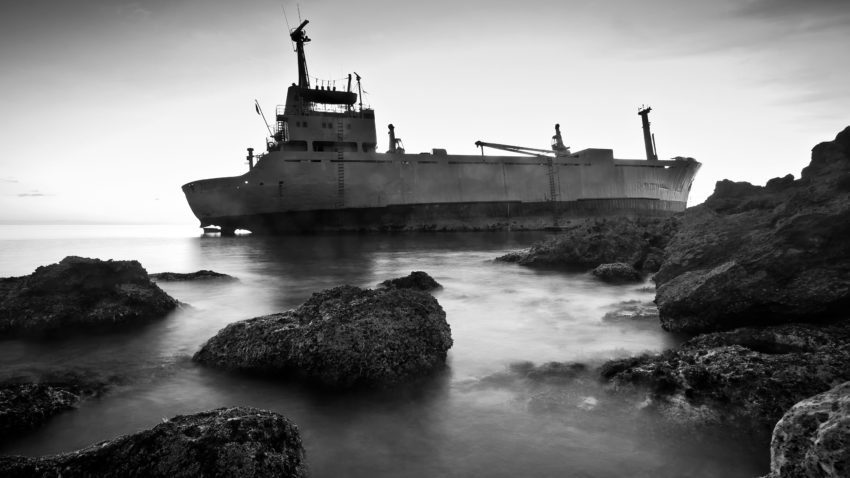Marinarii români aflaţi pe o navă reţinută în Tunisia vor primi, astăzi, alimente