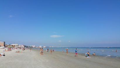 Hotelierii încearcă să-i atragă pe turiștii străini cu noile plaje extinse