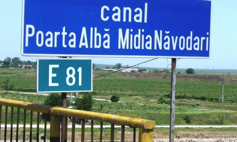 UPDATE. Scos din adâncuri de pompieri. Un bărbat s-a aruncat de pe pod, la Năvodari