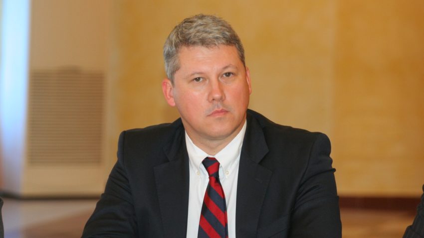 Predoiu acuză că Ponta a îndatorat România cu 20 de miliarde de euro
